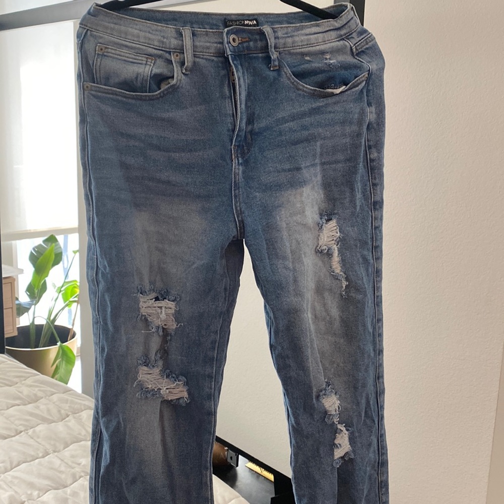 Fashion Nova Ripped jeans